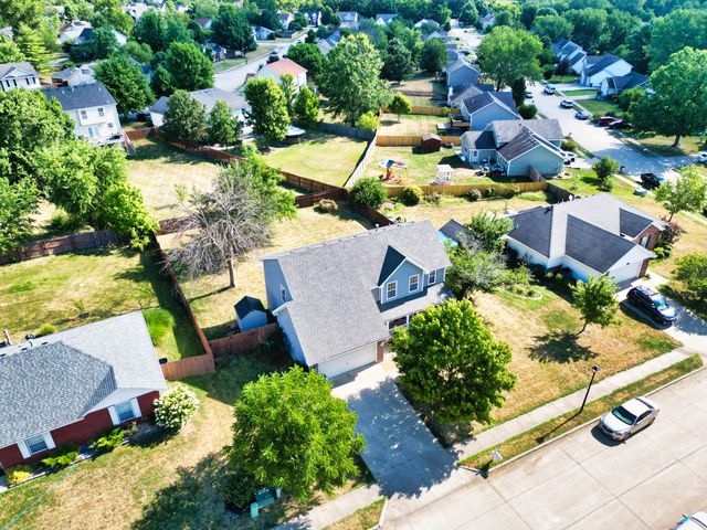 1409 MAN O WAR DR, Columbia, MO 65202