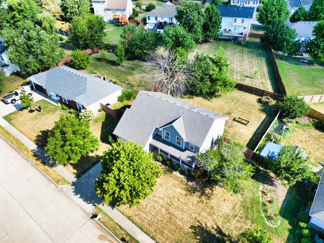 1409 MAN O WAR DR, Columbia, MO 65202