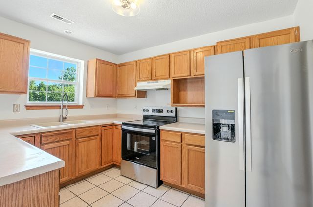 1409 MAN O WAR DR, Columbia, MO 65202