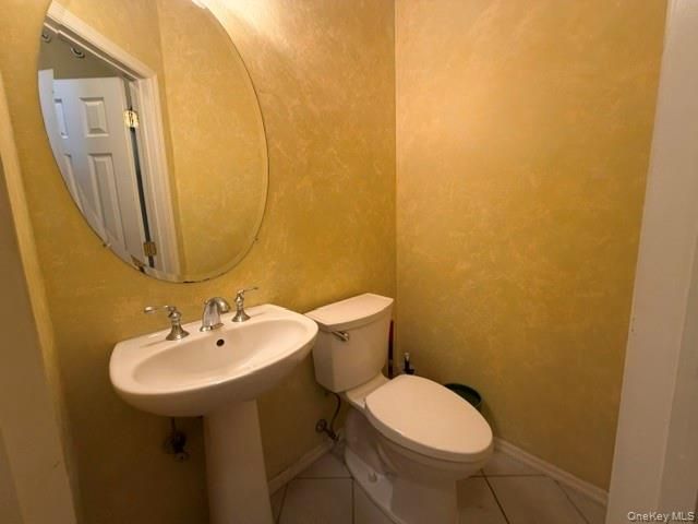 36 Cranberry Circle, Medford, NY 11763