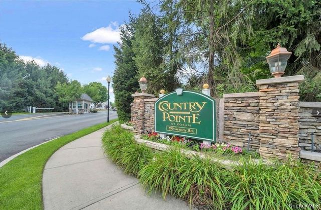 36 Cranberry Circle, Medford, NY 11763