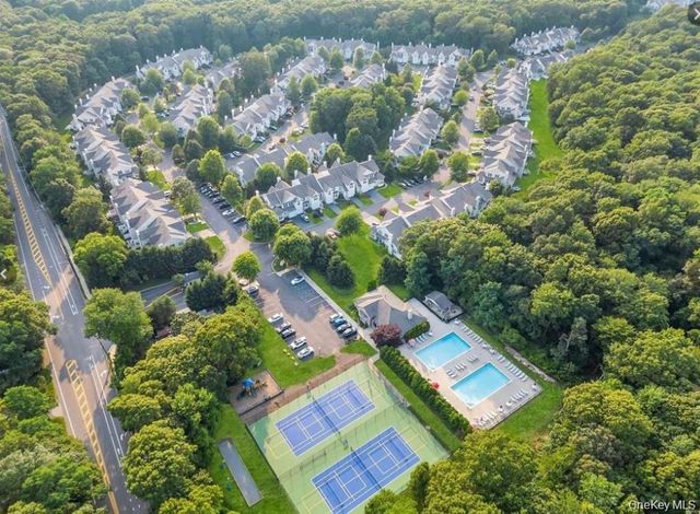 36 Cranberry Circle, Medford, NY 11763