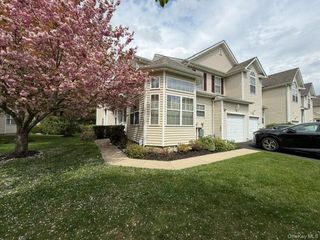 36 Cranberry Circle, Medford, NY 11763