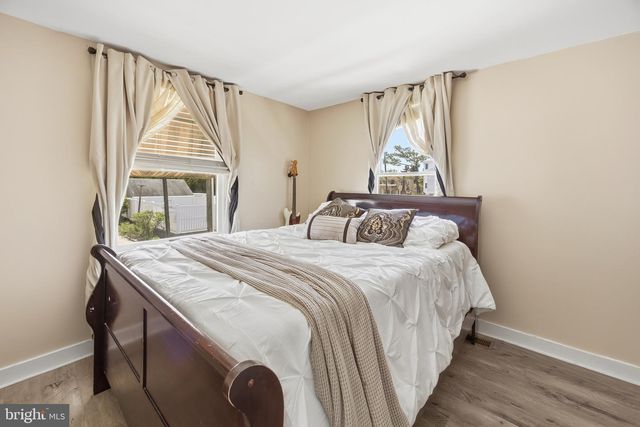 2011 SUNSET AVE, Surf City, NJ 08008