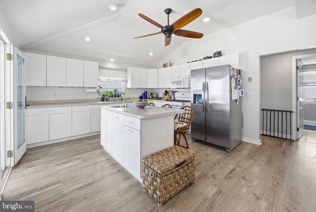 2011 SUNSET AVE, Surf City, NJ 08008