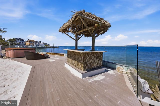 2011 SUNSET AVE, Surf City, NJ 08008