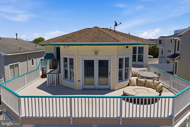 2011 SUNSET AVE, Surf City, NJ 08008