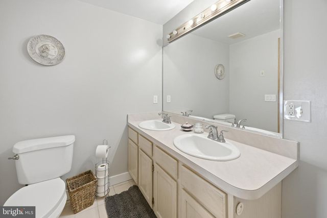 2011 SUNSET AVE, Surf City, NJ 08008