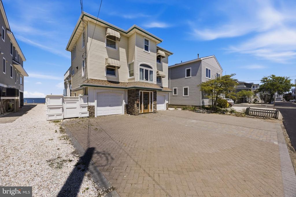 2011 SUNSET AVE, Surf City, NJ 08008