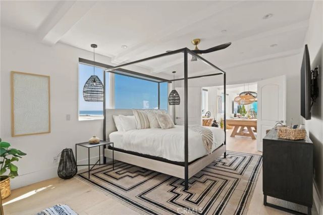 516 S The Strand, Oceanside, CA 92054