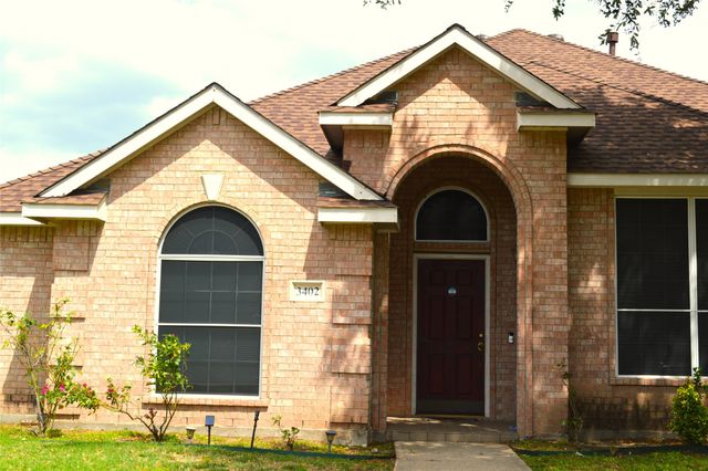 3402 Ashleaf Drive, Carrollton, TX 75007