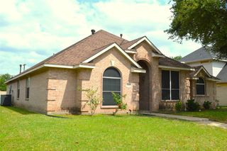 3402 Ashleaf Drive, Carrollton, TX 75007