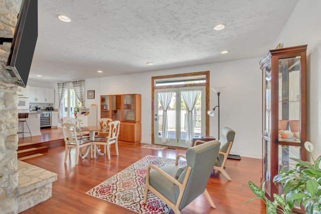10814 S WHIRLAWAY LN, Sandy, UT 84092
