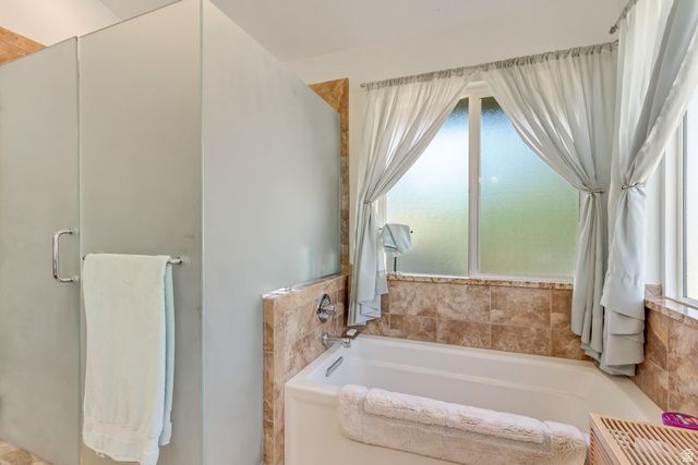 10814 S WHIRLAWAY LN, Sandy, UT 84092