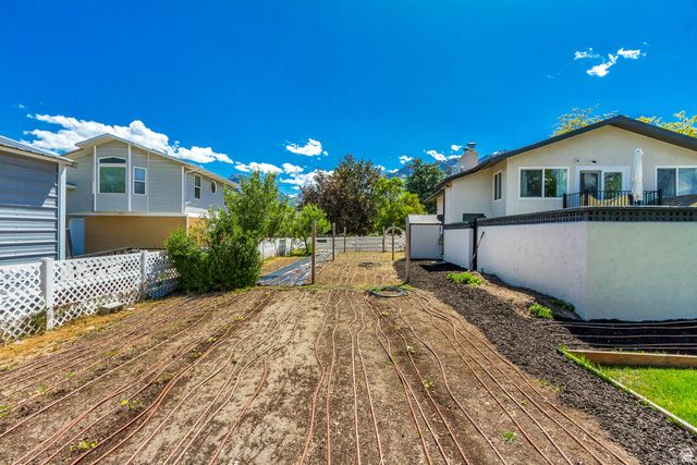 10814 S WHIRLAWAY LN, Sandy, UT 84092