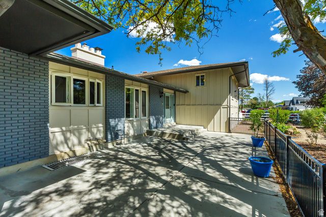 10814 S WHIRLAWAY LN, Sandy, UT 84092