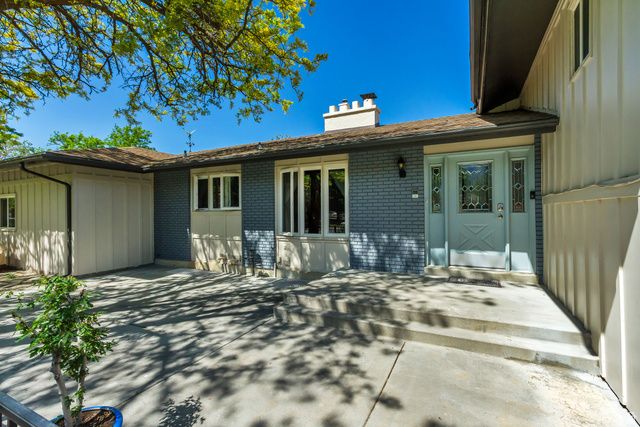10814 S WHIRLAWAY LN, Sandy, UT 84092