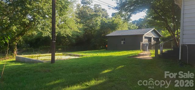 3413 1st Avenue Circle NW, Hickory, NC 28601
