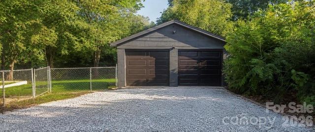 3413 1st Avenue Circle NW, Hickory, NC 28601