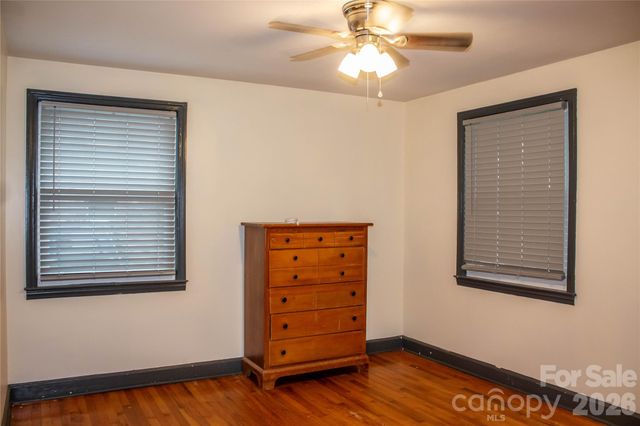 3413 1st Avenue Circle NW, Hickory, NC 28601