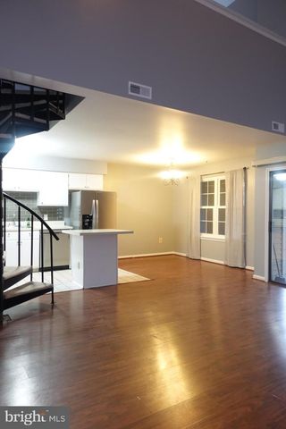 4 PROVINCETOWN DR, Marlton, NJ 08053