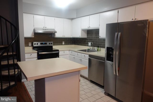 4 PROVINCETOWN DR, Marlton, NJ 08053