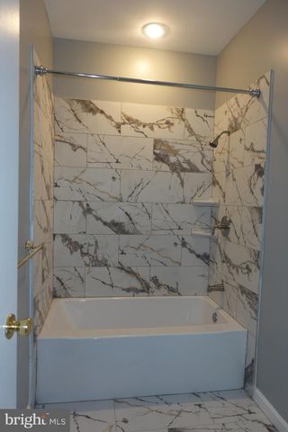 4 PROVINCETOWN DR, Marlton, NJ 08053