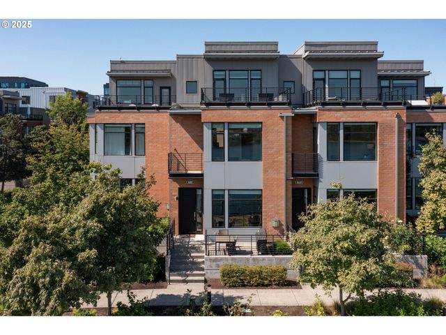 1658 Nw RIVERSCAPE St, Portland, OR 97209