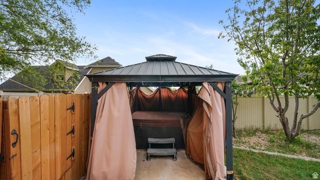 143 W WRANGLER AVE, Saratoga Springs, UT 84045