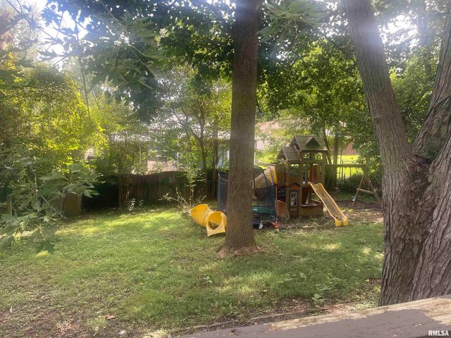 210 W CLARA Avenue, Peoria, IL 61614