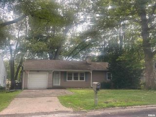 210 W CLARA Avenue, Peoria, IL 61614