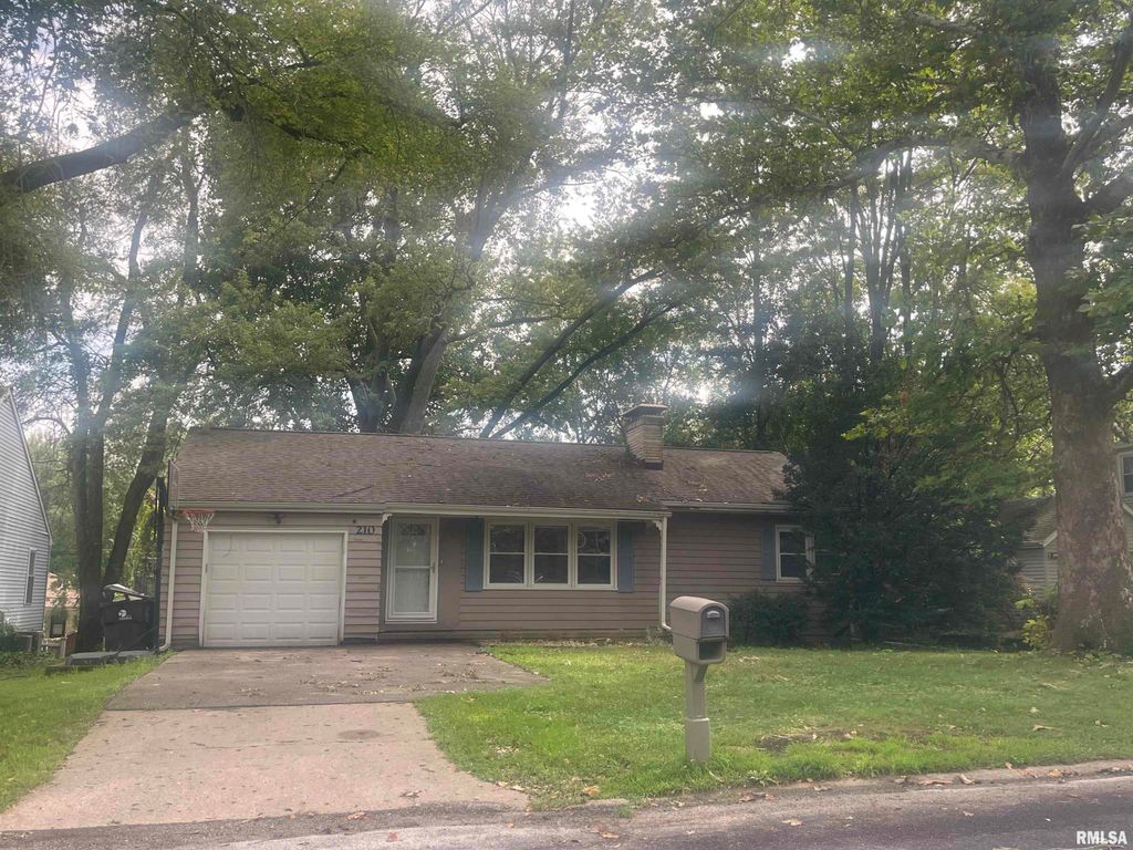 210 W CLARA Avenue, Peoria, IL 61614