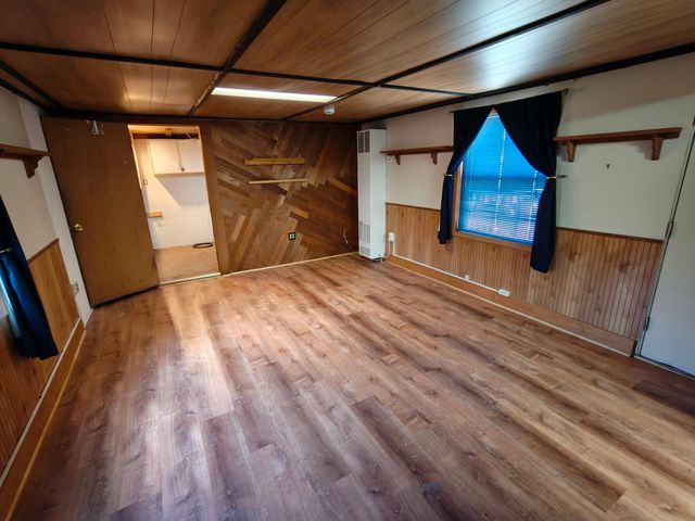 140 N Guyer Street, Hobart, IN 46342