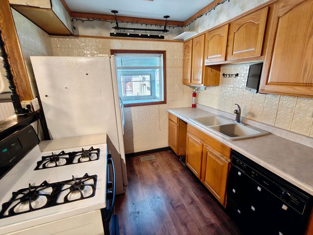 140 N Guyer Street, Hobart, IN 46342