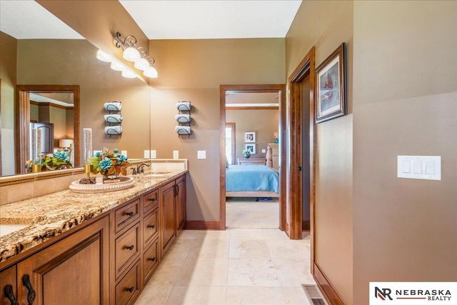 12611 Cottonwood Lane, Springfield, NE 68059