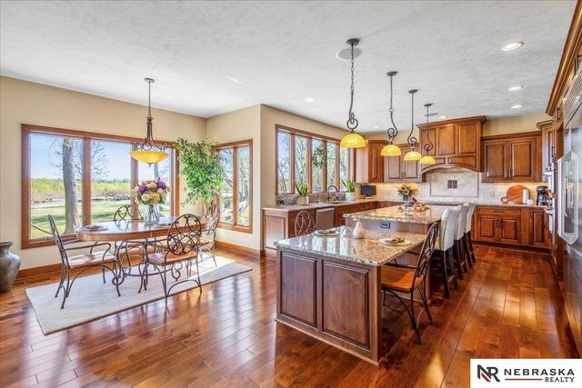 12611 Cottonwood Lane, Springfield, NE 68059