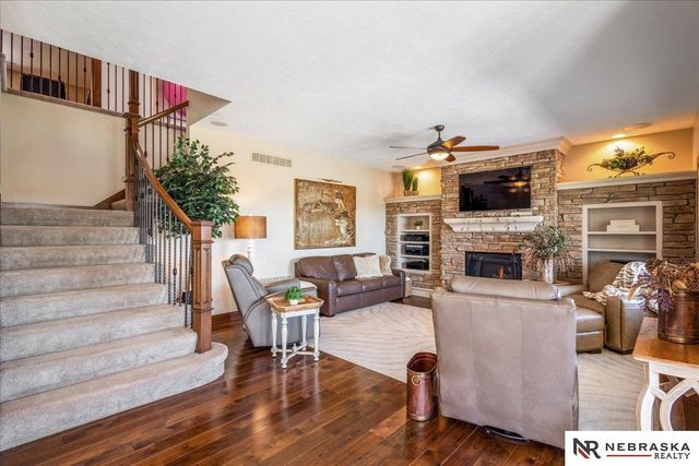 12611 Cottonwood Lane, Springfield, NE 68059