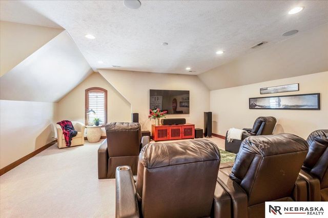 12611 Cottonwood Lane, Springfield, NE 68059