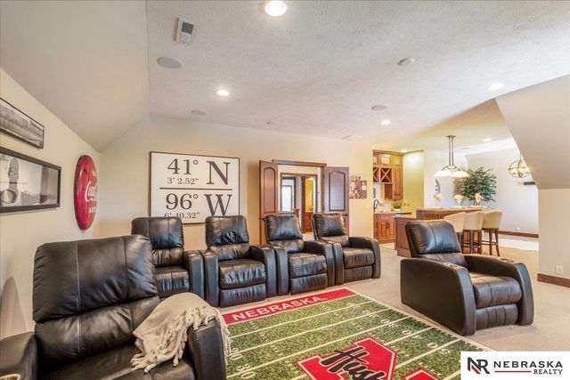 12611 Cottonwood Lane, Springfield, NE 68059