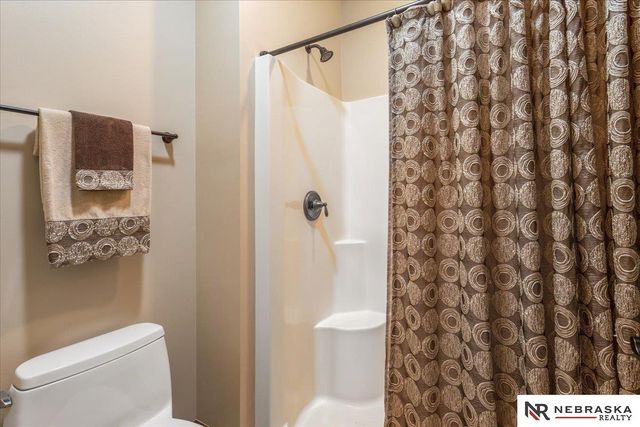 12611 Cottonwood Lane, Springfield, NE 68059