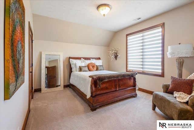 12611 Cottonwood Lane, Springfield, NE 68059