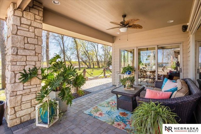 12611 Cottonwood Lane, Springfield, NE 68059
