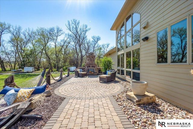 12611 Cottonwood Lane, Springfield, NE 68059
