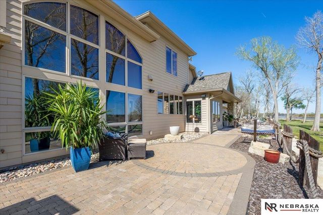 12611 Cottonwood Lane, Springfield, NE 68059