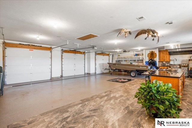 12611 Cottonwood Lane, Springfield, NE 68059