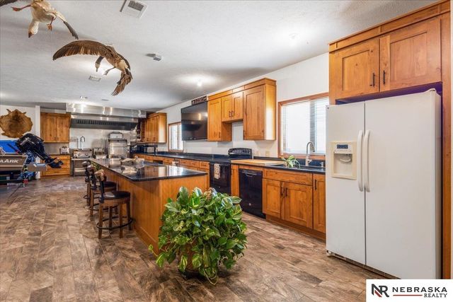 12611 Cottonwood Lane, Springfield, NE 68059