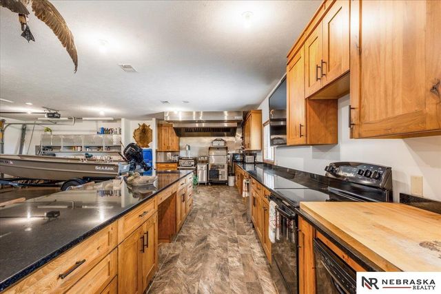 12611 Cottonwood Lane, Springfield, NE 68059