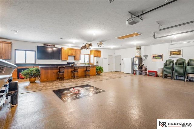 12611 Cottonwood Lane, Springfield, NE 68059