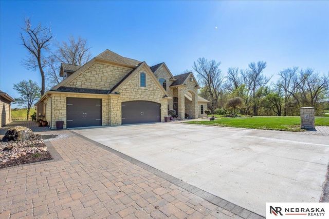 12611 Cottonwood Lane, Springfield, NE 68059