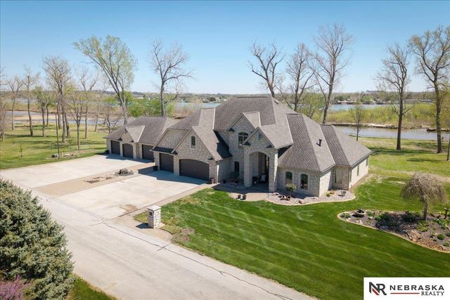 12611 Cottonwood Lane, Springfield, NE 68059